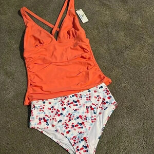 (33)NWT  tankini style swimsuit​
